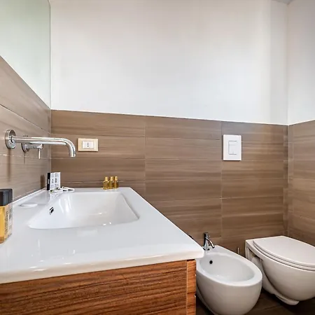 Daire Yd Charming Two-level In *