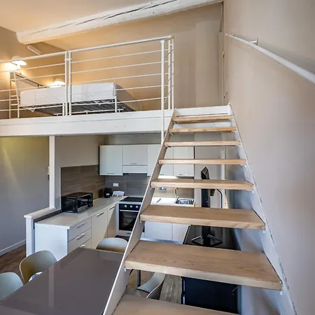 Apartment Yd Charming Two-level In