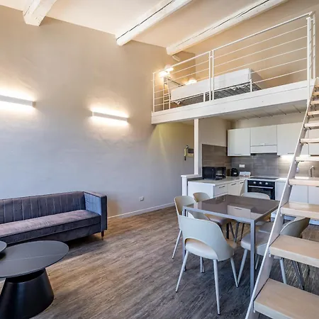 Apartament Yd Charming Two-level In